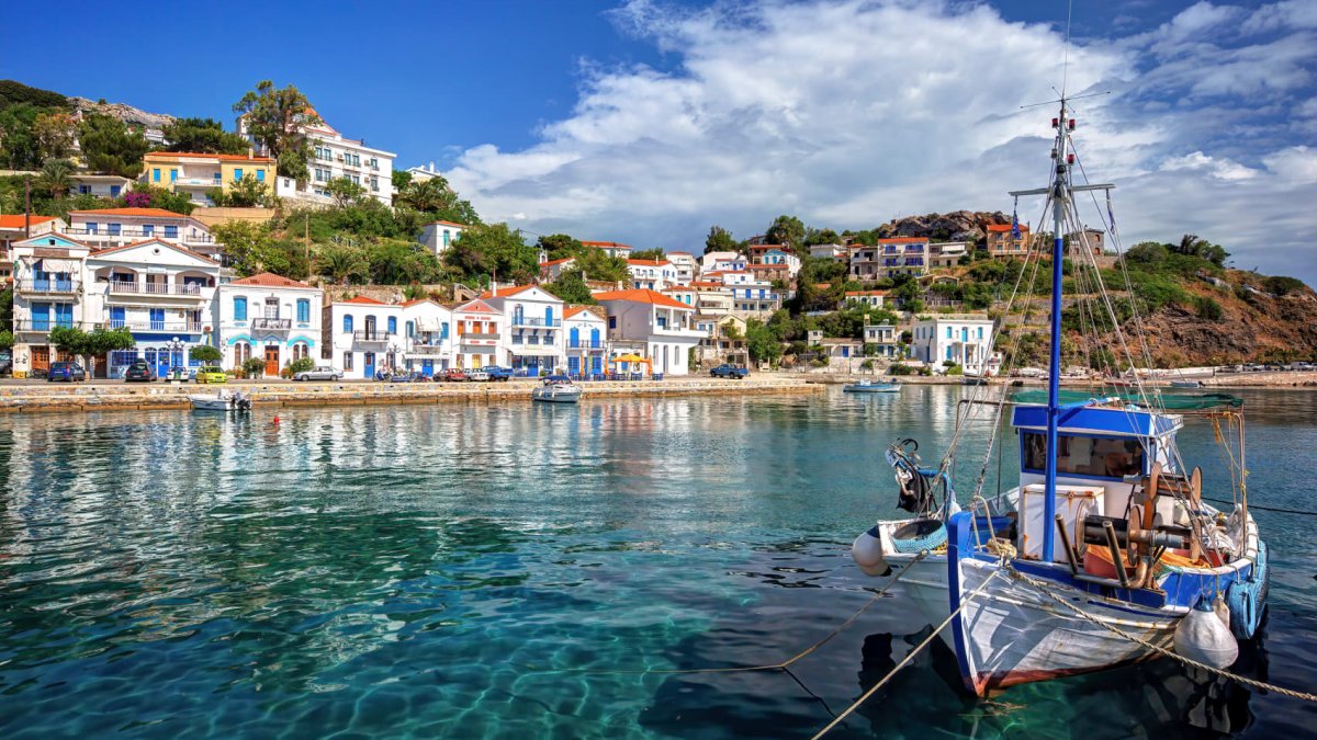 My family's from the Greek island of longevity, where people often live to 100: The 12 foods we always eat - Vimarsana News