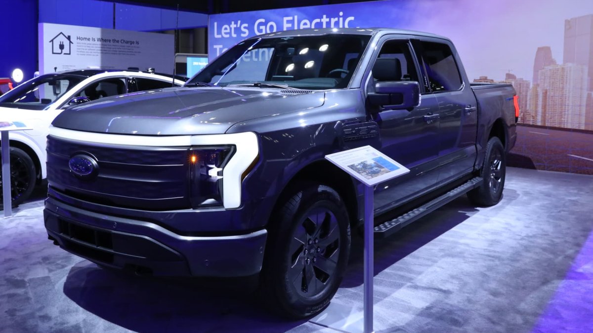 Ford prepares to resume F-150 Lightning shipments, drops prices on some models - Vimarsana News