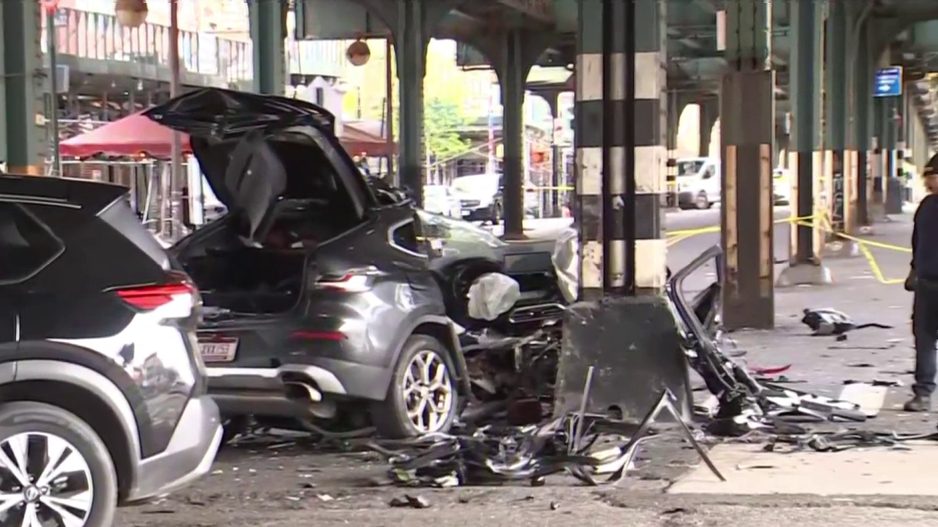 2 dead, 3 hurt in red light crash in the Bronx – NBC New York