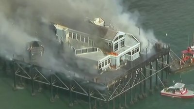 Neighbors, tourists react to Oceanside Pier fire