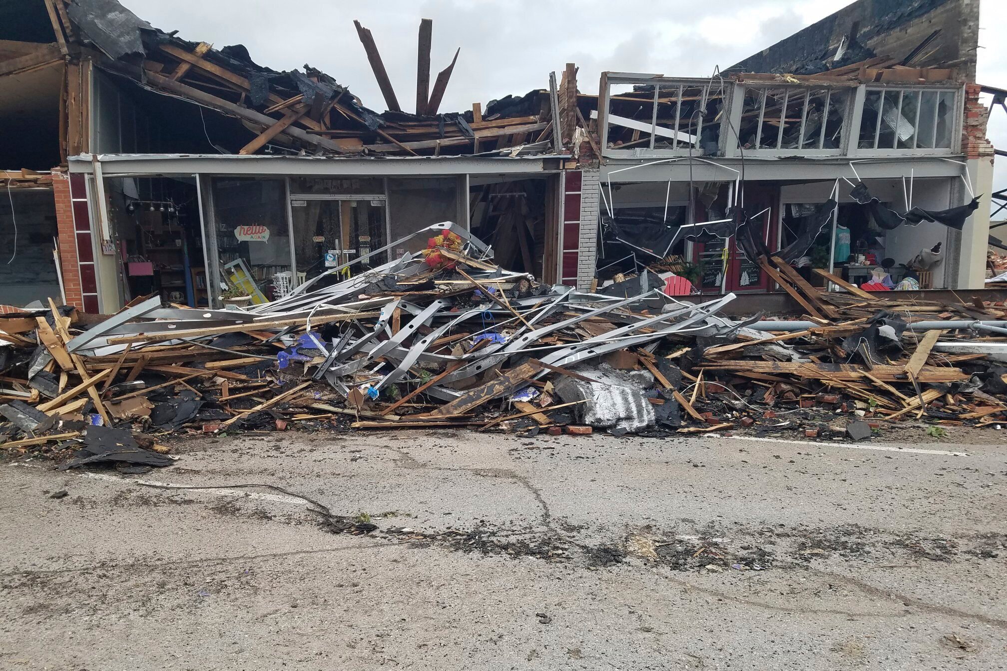 Tornado devastates small Oklahoma town, residents react – NBC New York - Vimarsana News