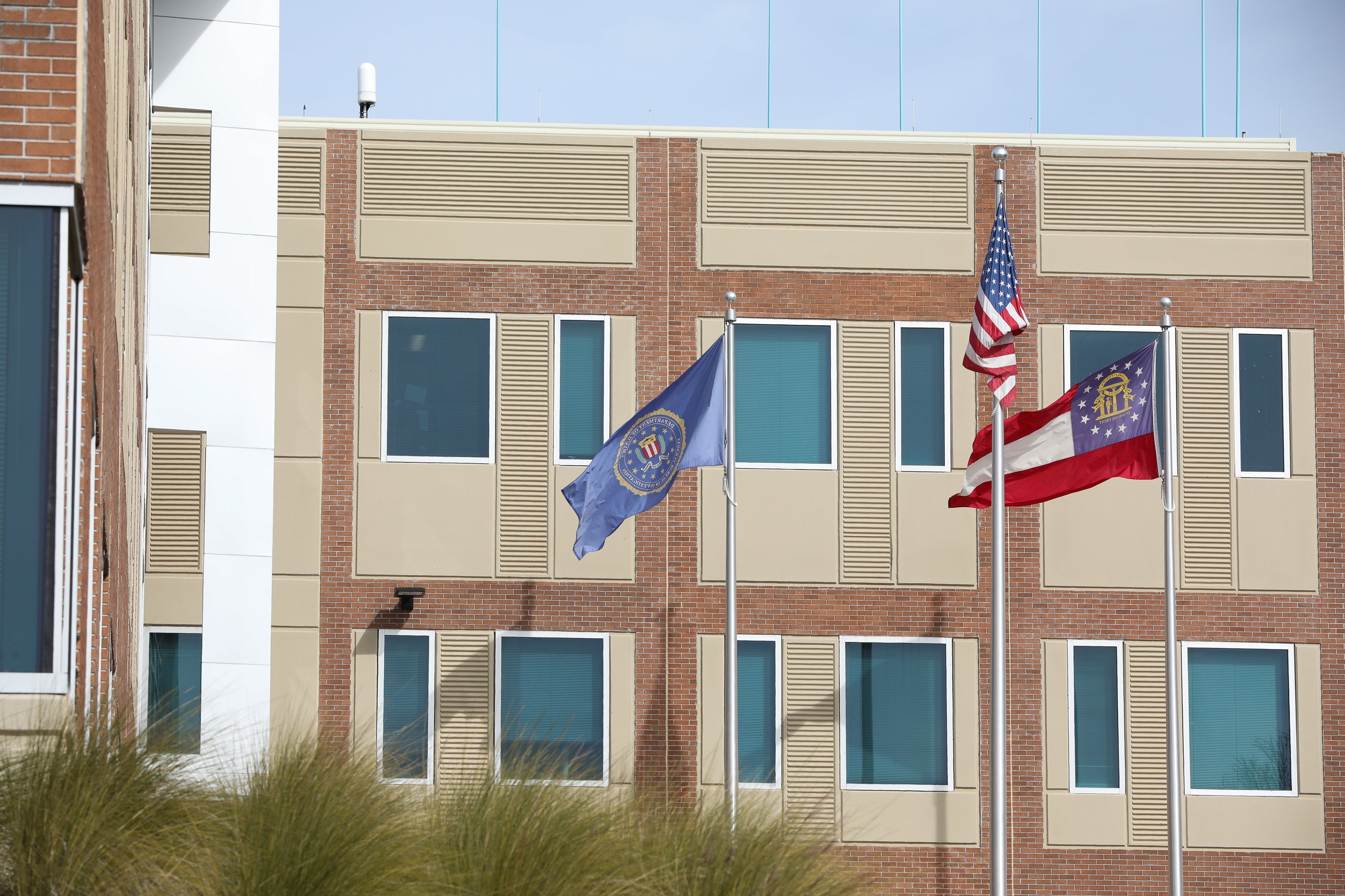 Driver rams into front gate of FBI's Atlanta field office – NBC New York - Vimarsana News