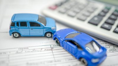 Espere pagar más por el seguro de su auto este año