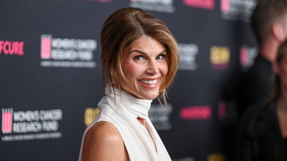 Why Lori Loughlin says she's 'grateful' 5 years after college scandal – NBC New York - Vimarsana News