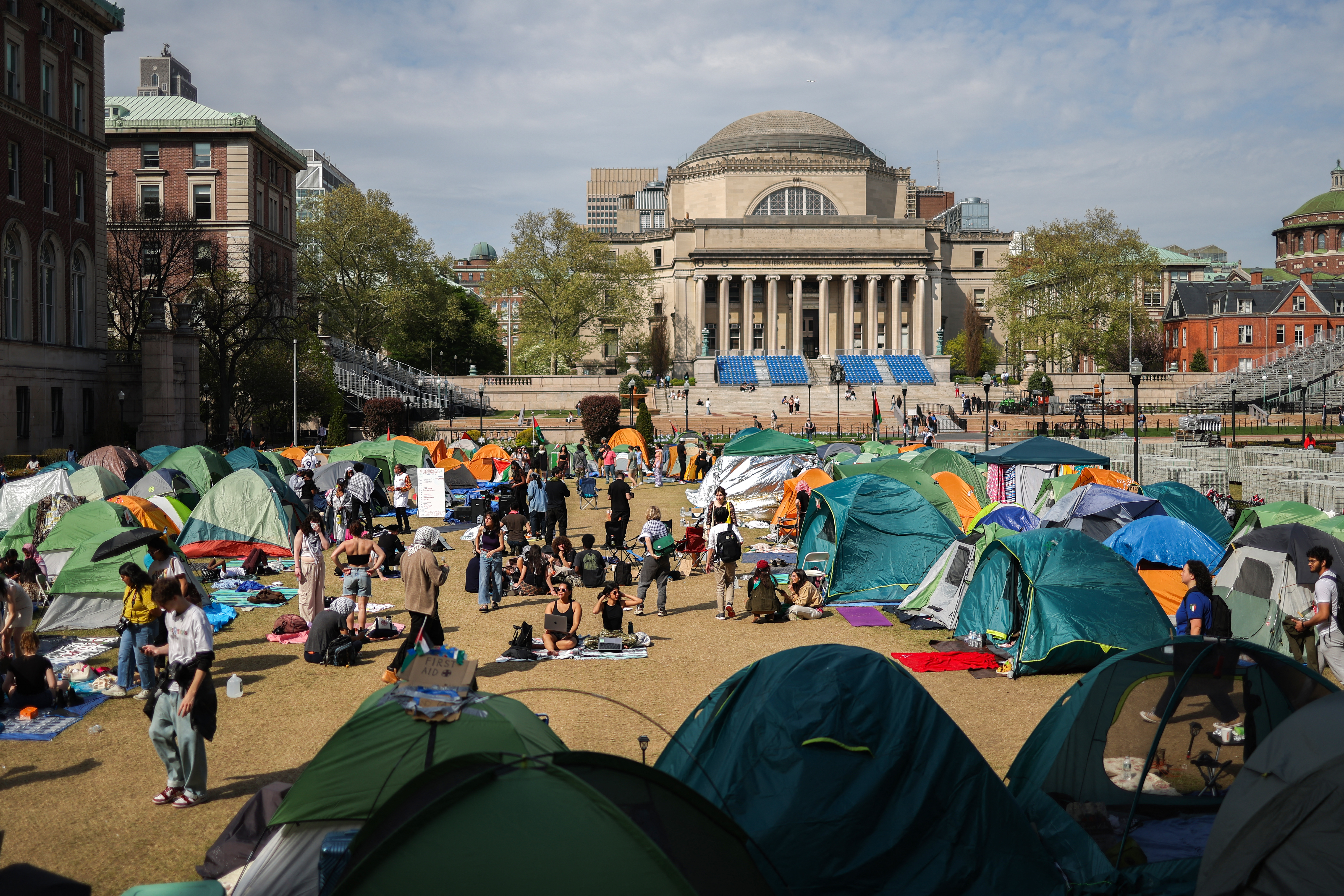 Columbia University's ultimatum: disperse by 2 p.m. or face suspension