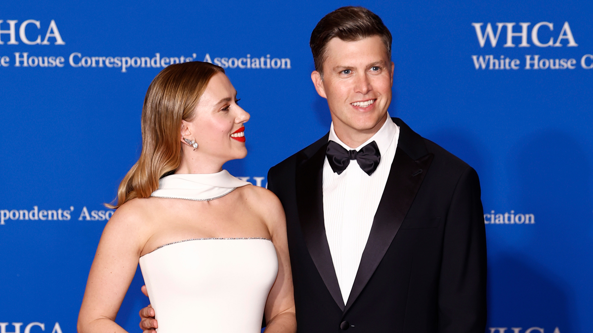 Scarlett Johansson On Husband Colin Josts ‘snl ‘joke Swap With Michael Che ‘i Black Out For 