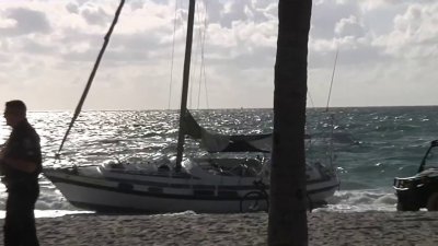 Migrants land in Hollywood Beach