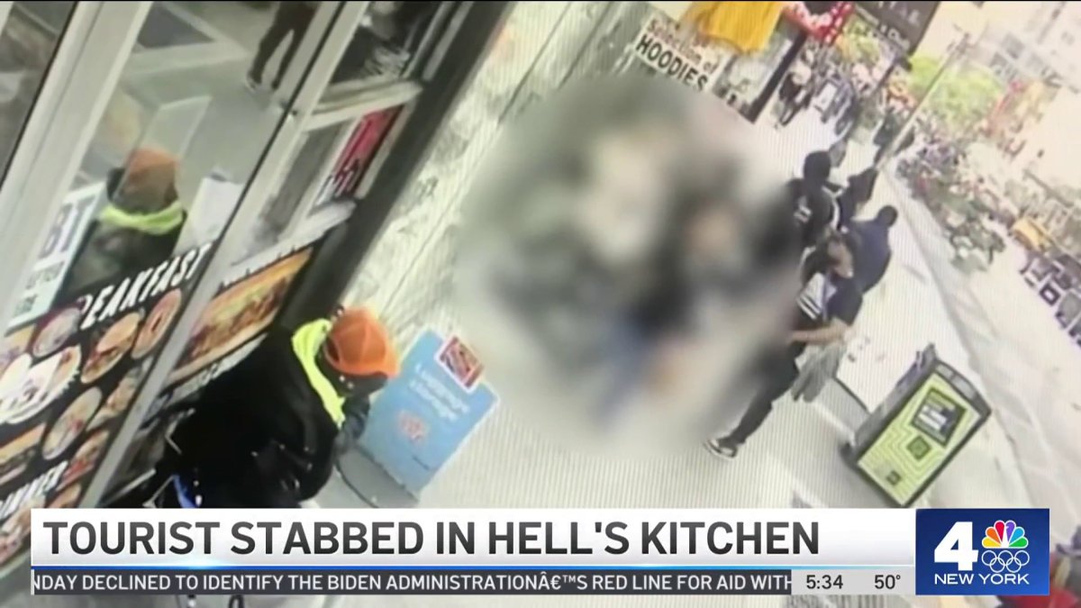 Tourist stabbed in Hell’s Kitchen – NBC New York