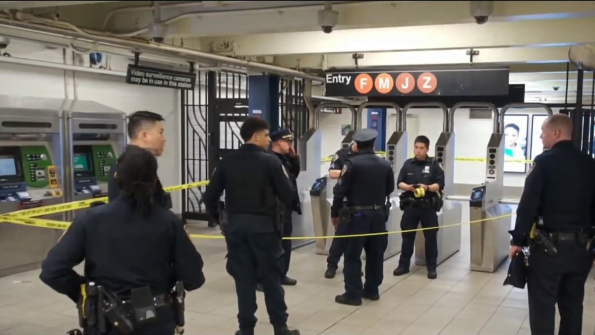 Man stabbed at Lower East Side subway station in Manhattan – NBC New York