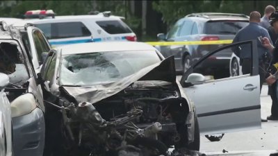 Search for driver in Queens hit and run that left 2 dead