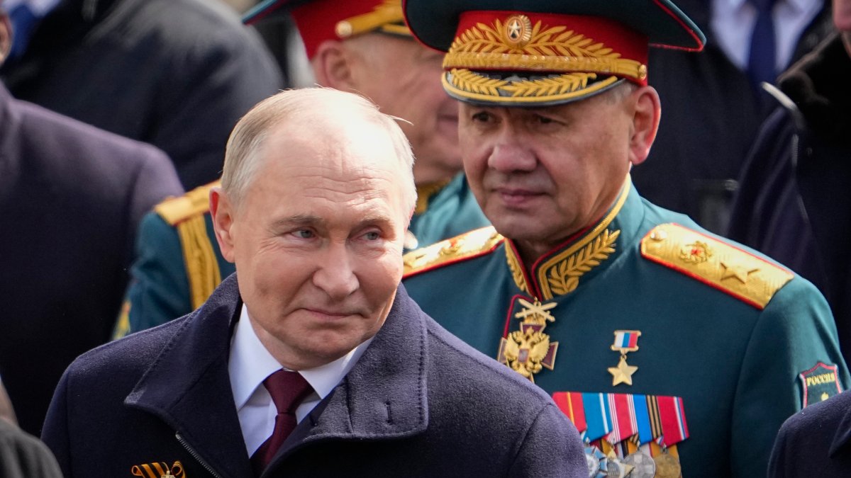 Putin replaces Russia’s defense minister as he starts his 5th term