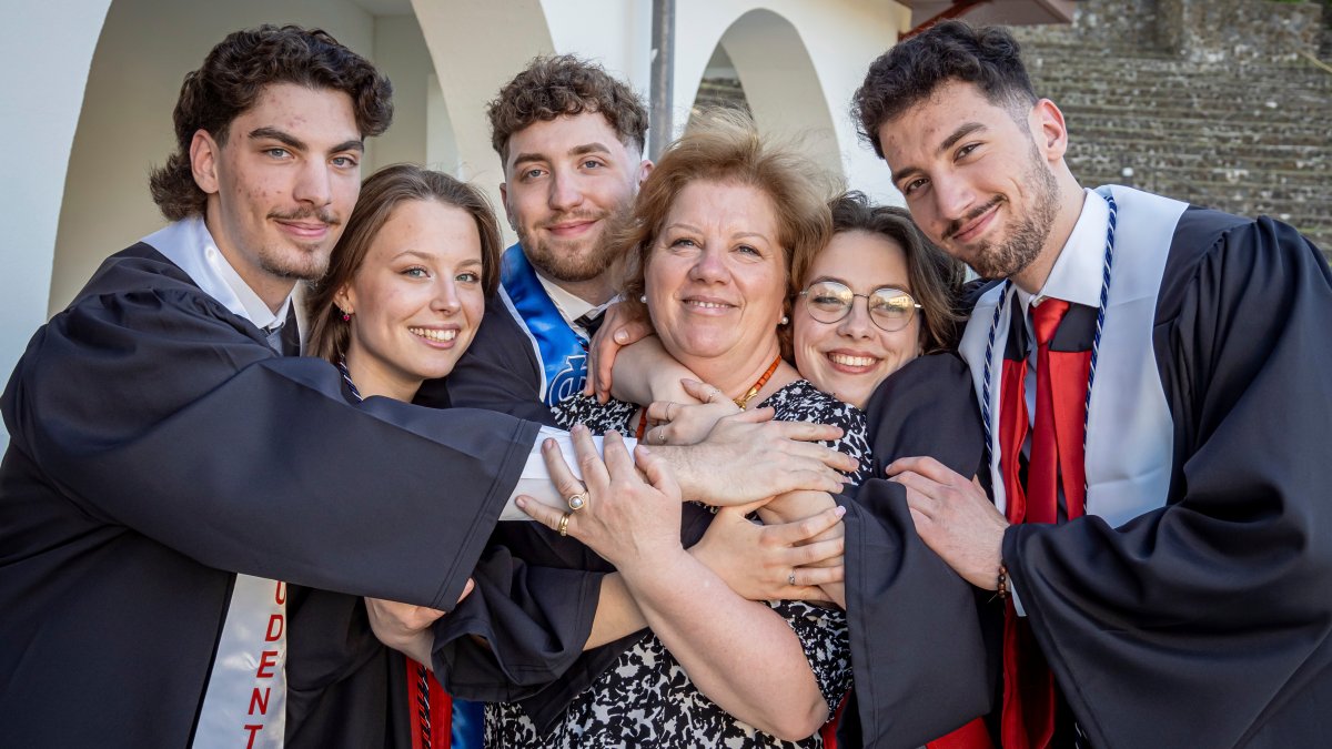 New Jersey quintuplets celebrate their graduation from Montclair State –  NBC New York, image size:1200x675