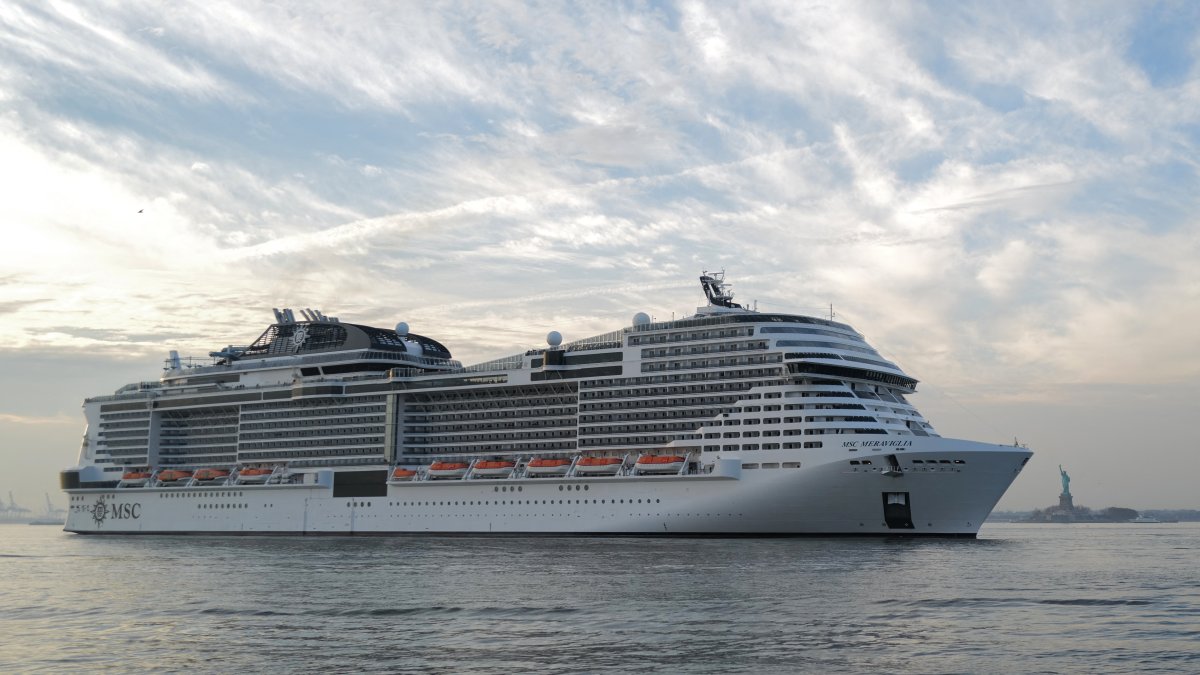 Cruise ship enters NYC port with dead whale on bow NBC New York