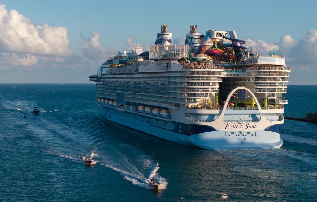 Man dies after falling overboard from Royal Caribbean's Icon of the Sea – NBC New York - Vimarsana News