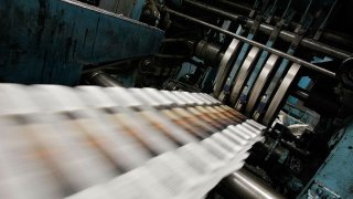Newspaper sales in the U.S. continue to slide as people turn to the internet and television for their news. (Photo by Justin Sullivan/Getty Images)