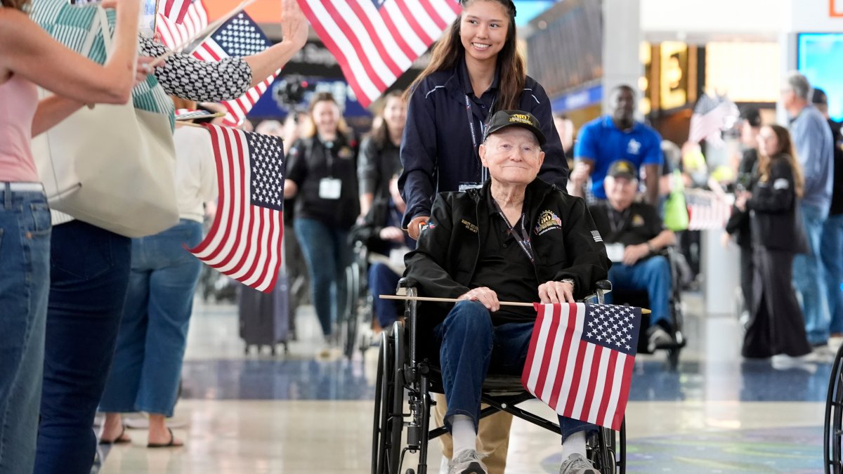 WWII veterans take off for France for 80th anniversary of D-Day – NBC ...