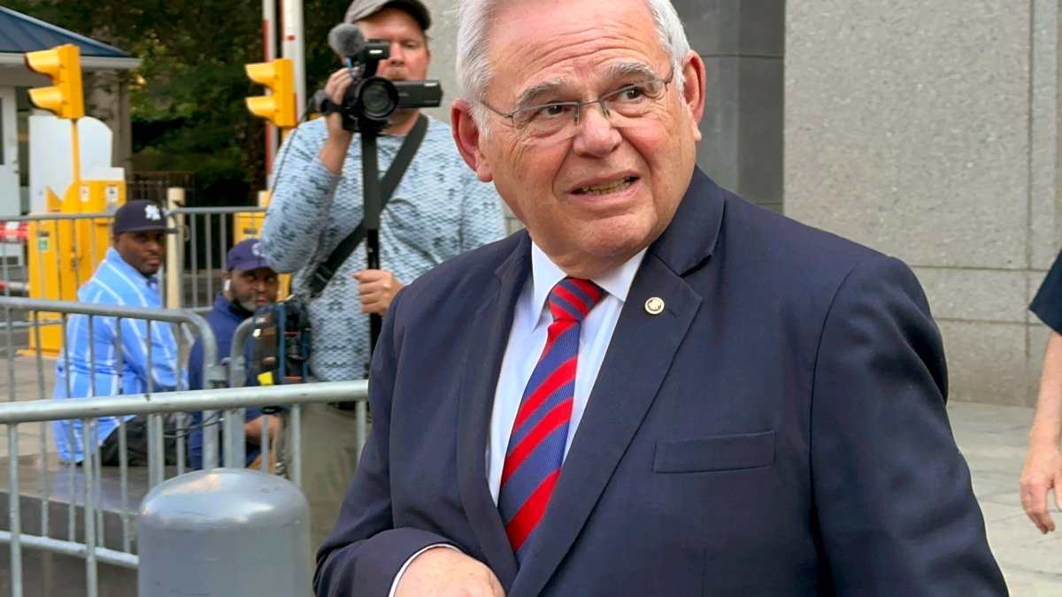 Bob Menendez bribery trial prosecution rests case Friday, defense is