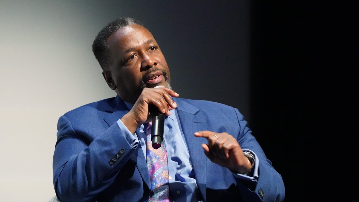 Tony Award-winning actor alleges housing discrimination in Harlem – NBC New York