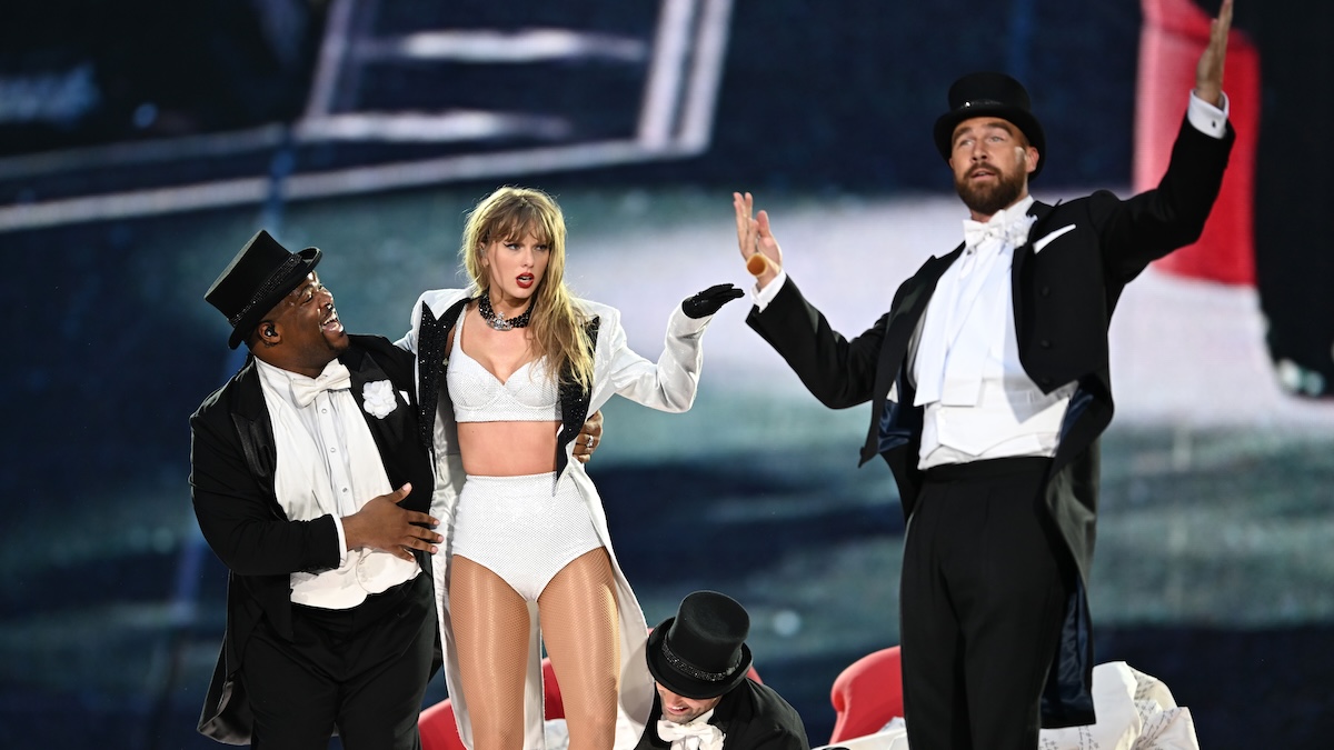 Taylor Swift brings Travis Kelce on stage in London for the first time ...