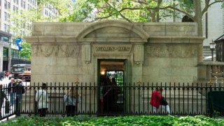 The luxury bathroom at Bryant Park is open to the public on May 9, 2017 in New York.
The free-of-charge public bathroom that cost nearly $300,000 is expected to have more than 1 million visitors a year according to park officials. / AFP PHOTO / Don Emmert        (Photo credit should read DON EMMERT/AFP via Getty Images)