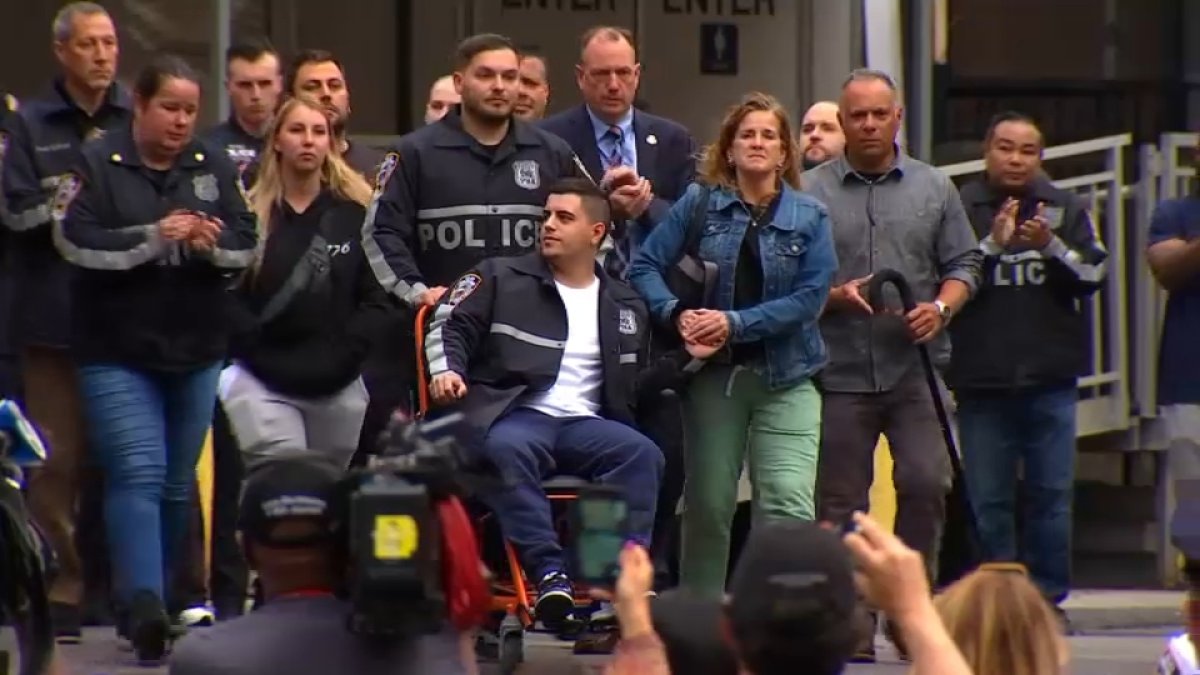 Queens: Cops shot in East Elmhurst – NBC New York