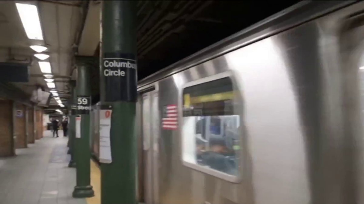 Man beaten, robbed by group aboard NYC train – NBC New York