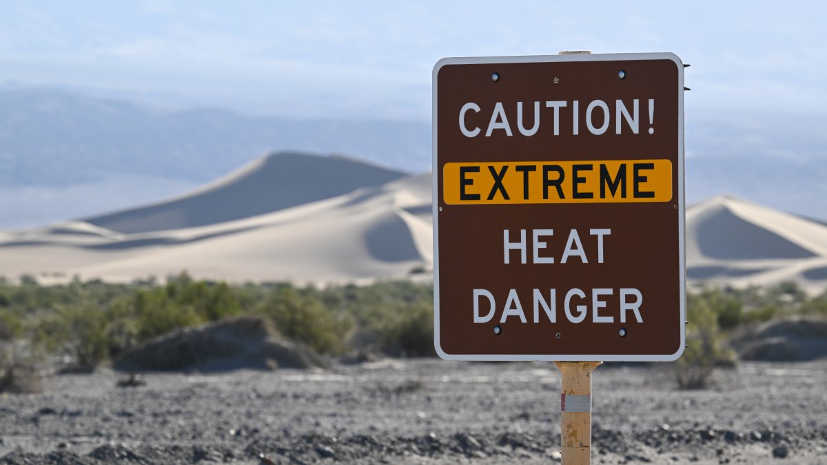 Temperatures in Death Valley will reach 54.4 degrees Celsius and could break the world record – NBC New York