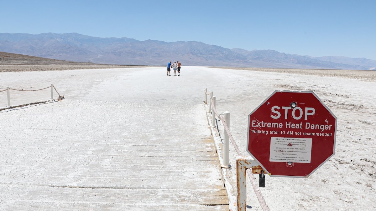 Tourists still flock to Death Valley amid searing US heat wave – NBC ...