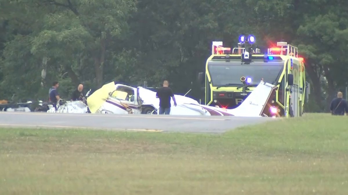 2 killed after small plane crashes at MacArthur Airport on Long Island:  Officials