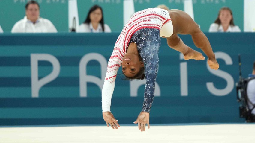 HIGHLIGHTS: Simone Biles wows in her floor routine in team competition