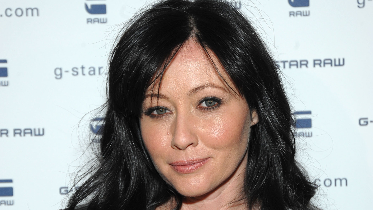 Shannen Doherty, of ‘Beverly Hills 90210′ and ‘Charmed,’ dies at age 53