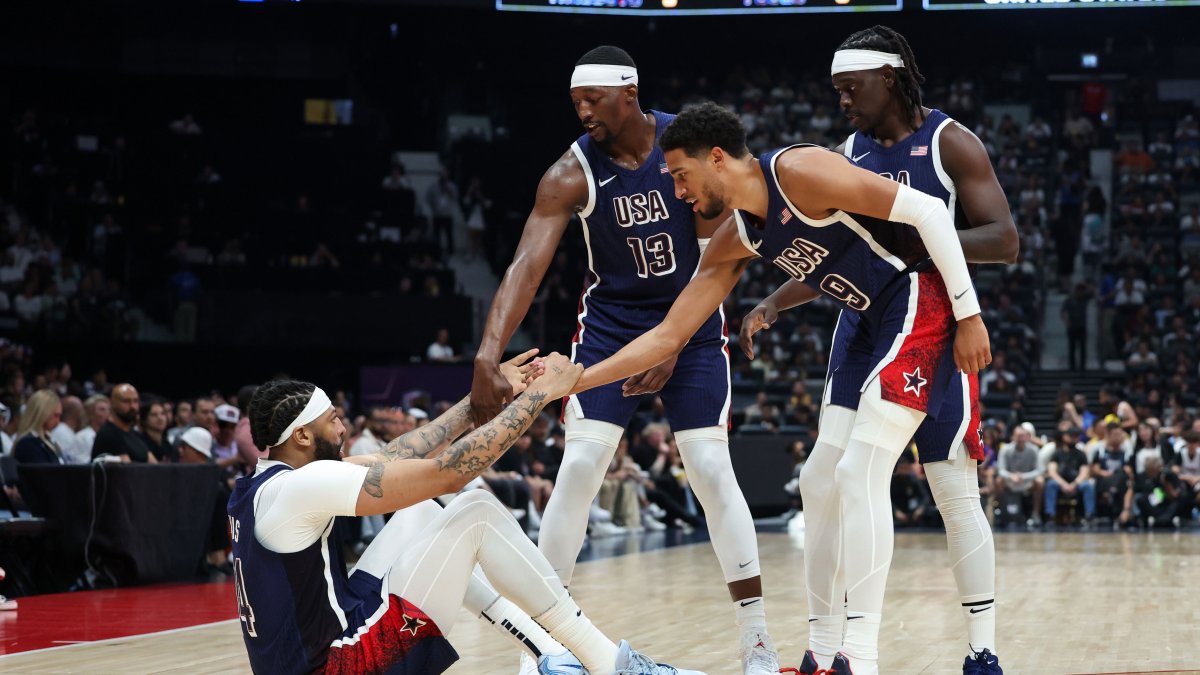 US men’s basketball team hangs on to beat Australia in second pre-Olympic scrimmage