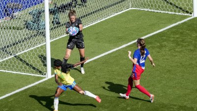 HIGHLIGHTS: Crystal Dunn and Alyssa Naeher help lead Team USA to gold medal in Paris Olympics