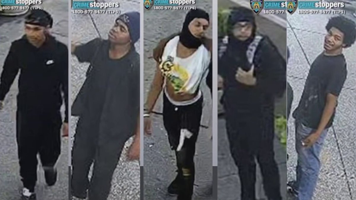 Police search for suspects who beat homeless man in midtown Manhattan ...
