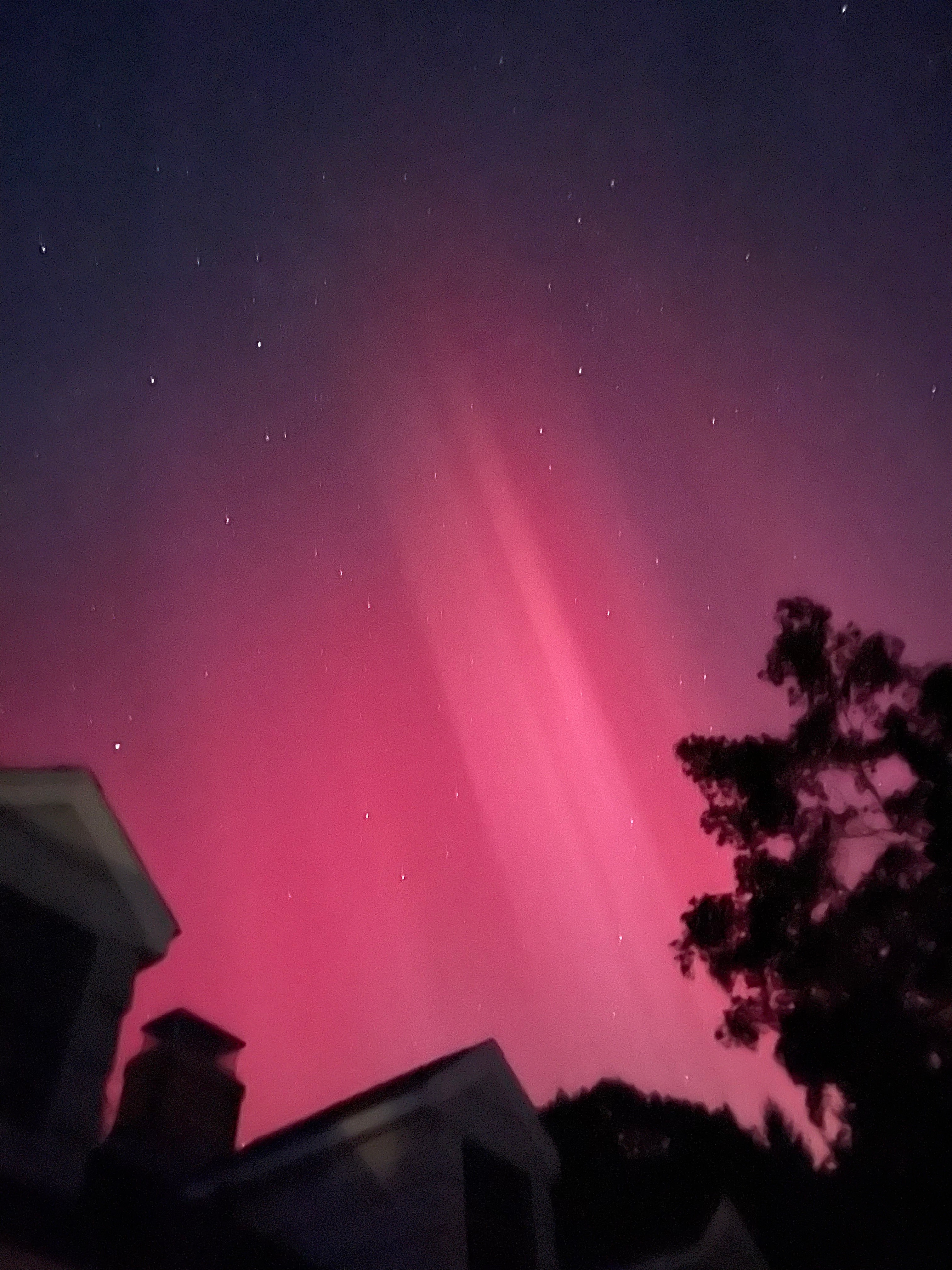 Aurora Borealis visible from Bristol! Got up to see the Perseids and had the added blessing of seeing the AB!