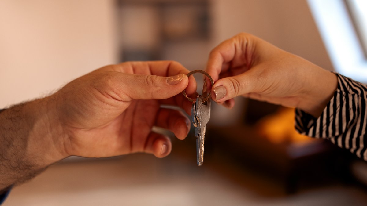 Home buyers may have to cover agent commission cost NBC New York