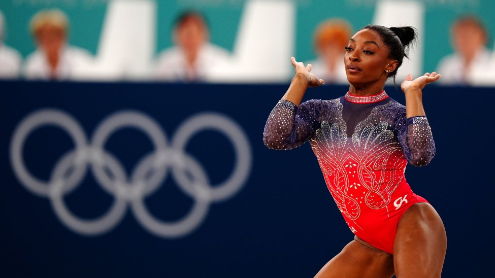 Simone Less Running See the best photos from Simone Biles in the floor and balance beam ...