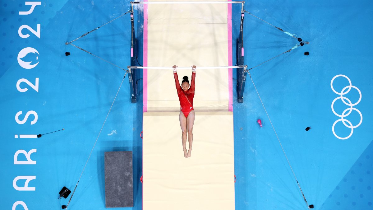 Suni Lee wins bronze in uneven bars final, 6th overall Olympics medal ...