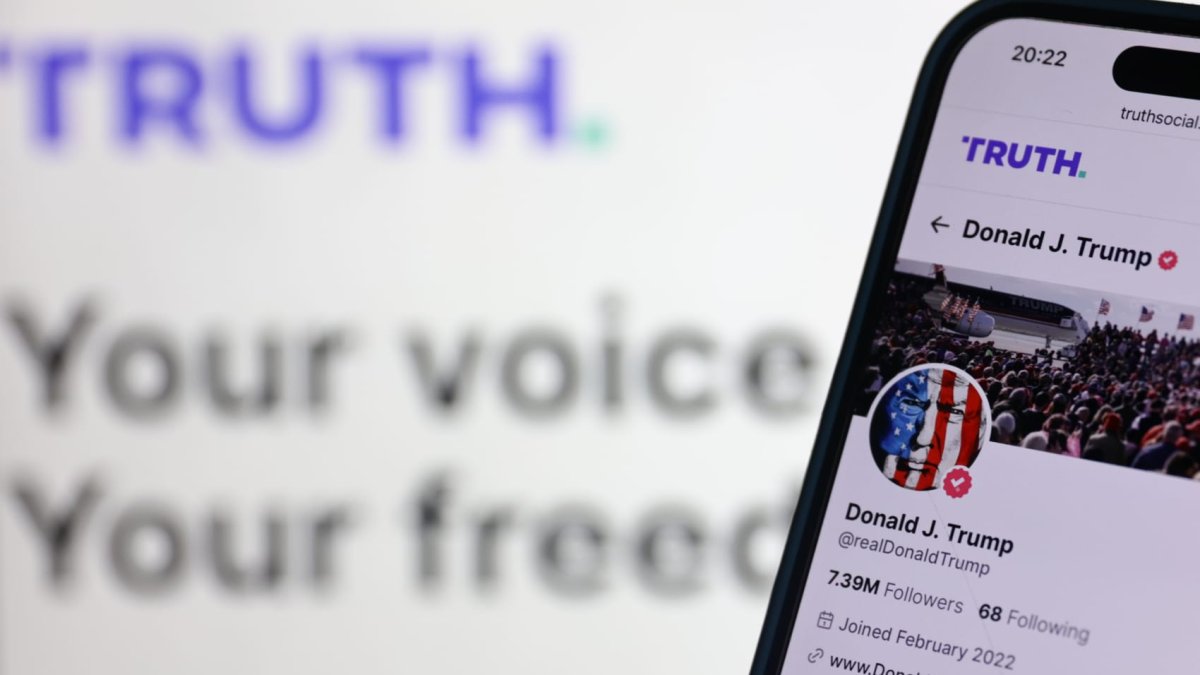 Trump Media stock slips after second apparent assassination attempt in ...