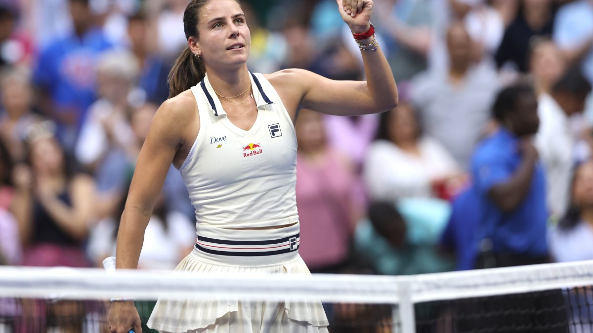 Emma Navarro reaches her first major semifinal, beats Paula Badosa at the US Open