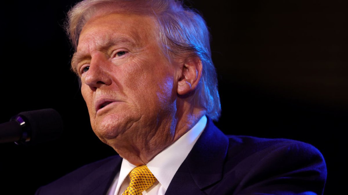 Trump briefed by intelligence officials about ongoing Iranian threats