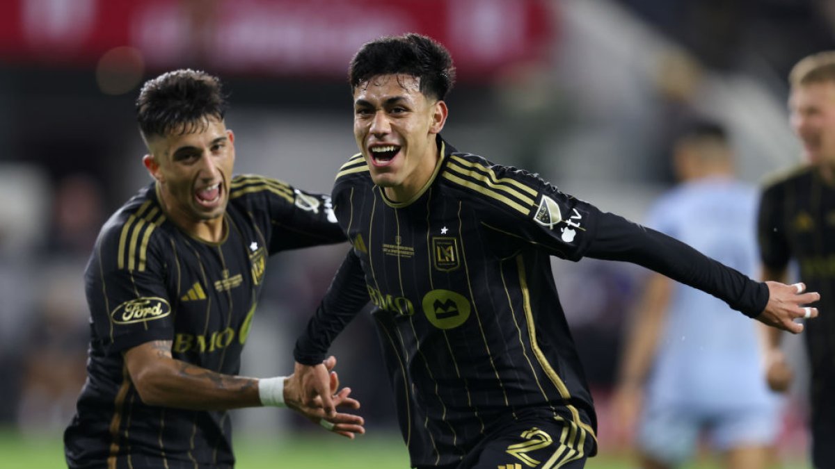 LAFC ends fourgame losing streak in title games with 31 victory over