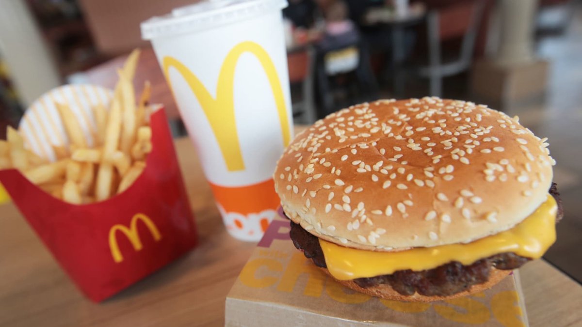 McDonald’s shares fall after CDC says E. coli outbreak linked to ...