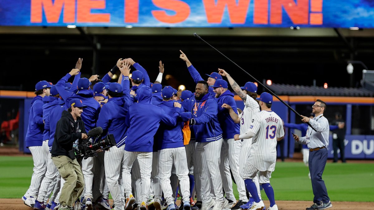 All aboard! Mets and Yankees only 2 stops away from first Subway Series in 24 years