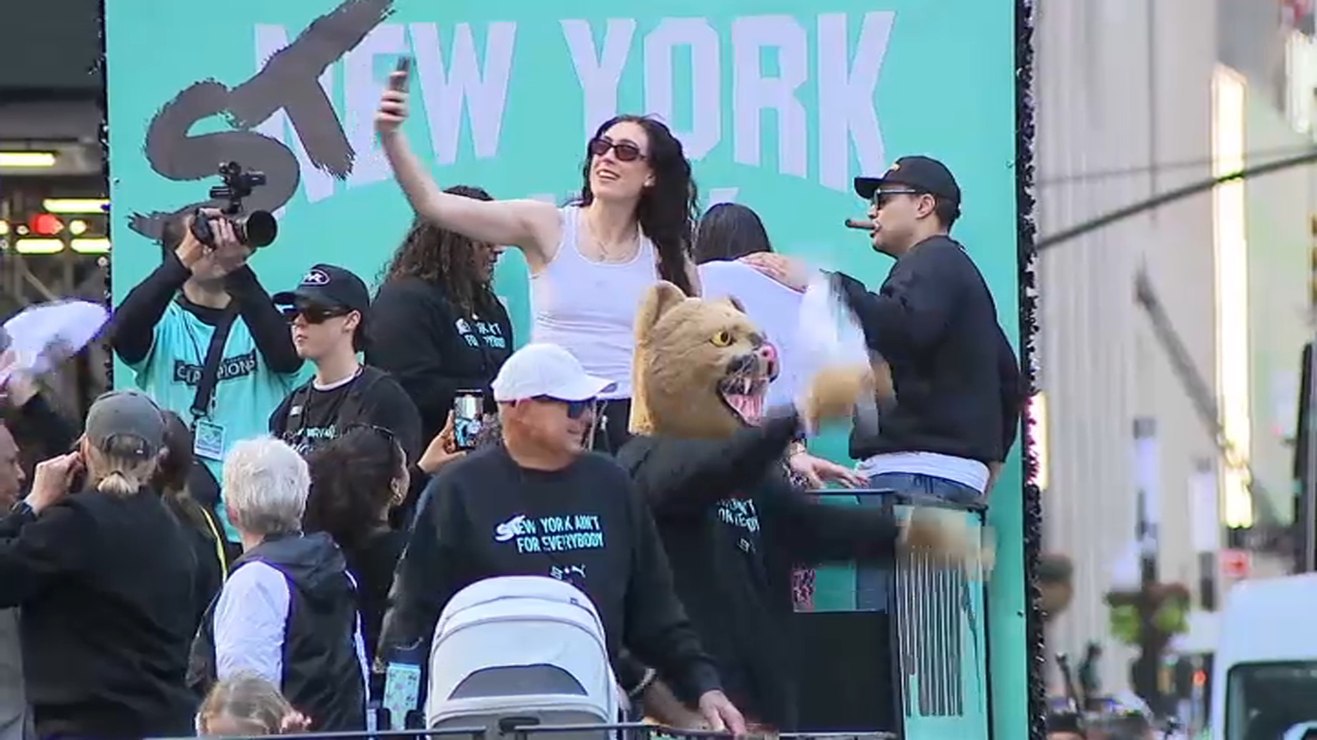 PHOTOS: New York Liberty celebrate WNBA championship with ticker-tape parade