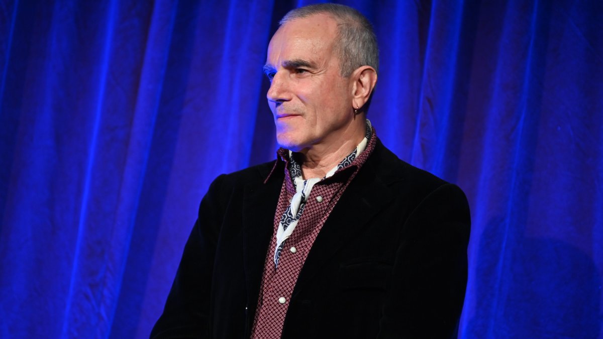 Daniel Day-Lewis ends acting retirement for a movie directed by his son