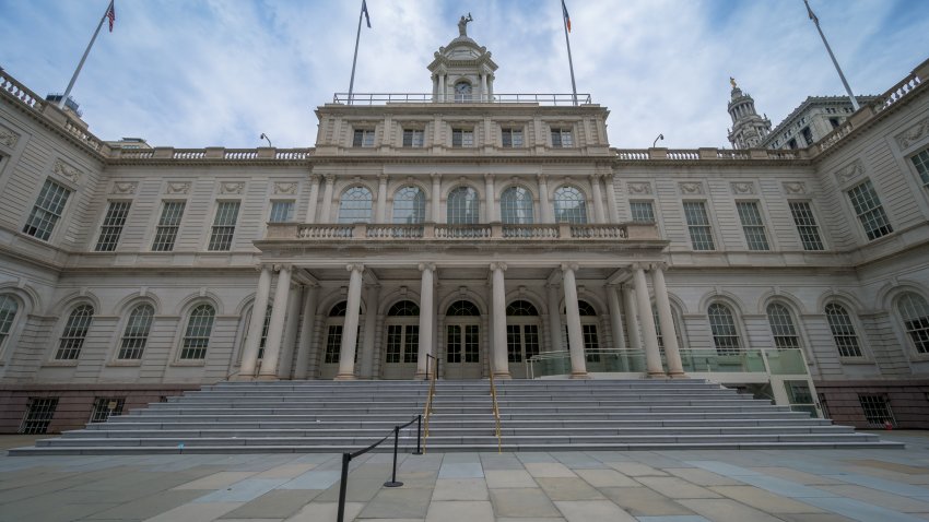 MANHATTAN, NEW YORK, UNITED STATES – 2024/05/23: New York City Hall building. (Photo by Erik McGregor/LightRocket via Getty Images)