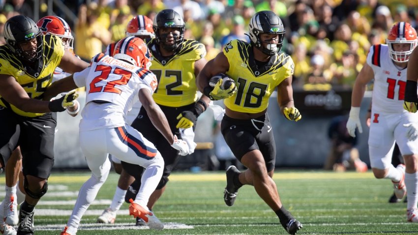 Oregon tight end Kenyon Sadiq carries the ball as the No. 1 Oregon Ducks host the No. 21 Illinois Fighting Illini Saturday, Oct. 26, 2024 at Autzen Stadium in Eugene, Ore.