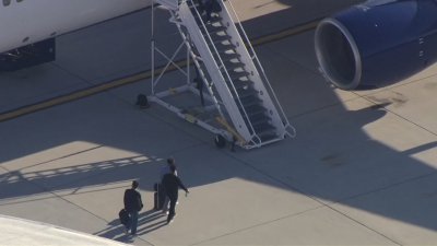 Yankees depart New York for World Series in Los Angeles