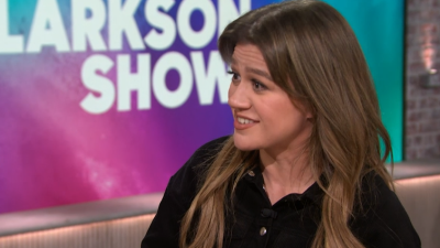 Kelly Clarkson reacts to viral Celine Dion moment 